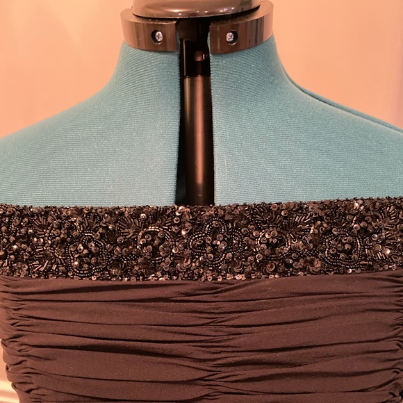 Escada Couture long silk/bead gown. - Picture 6 of 8